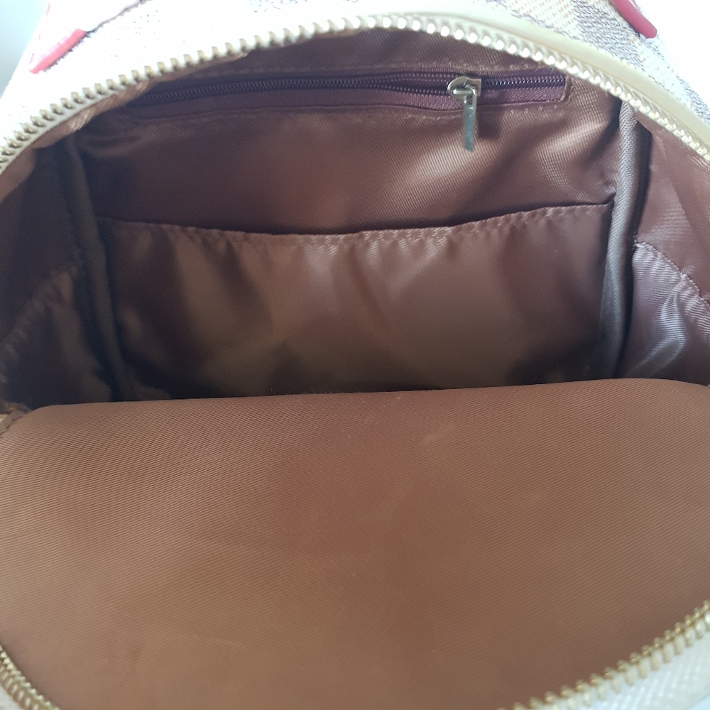 Luxury style Backpack - Picture 4 of 9